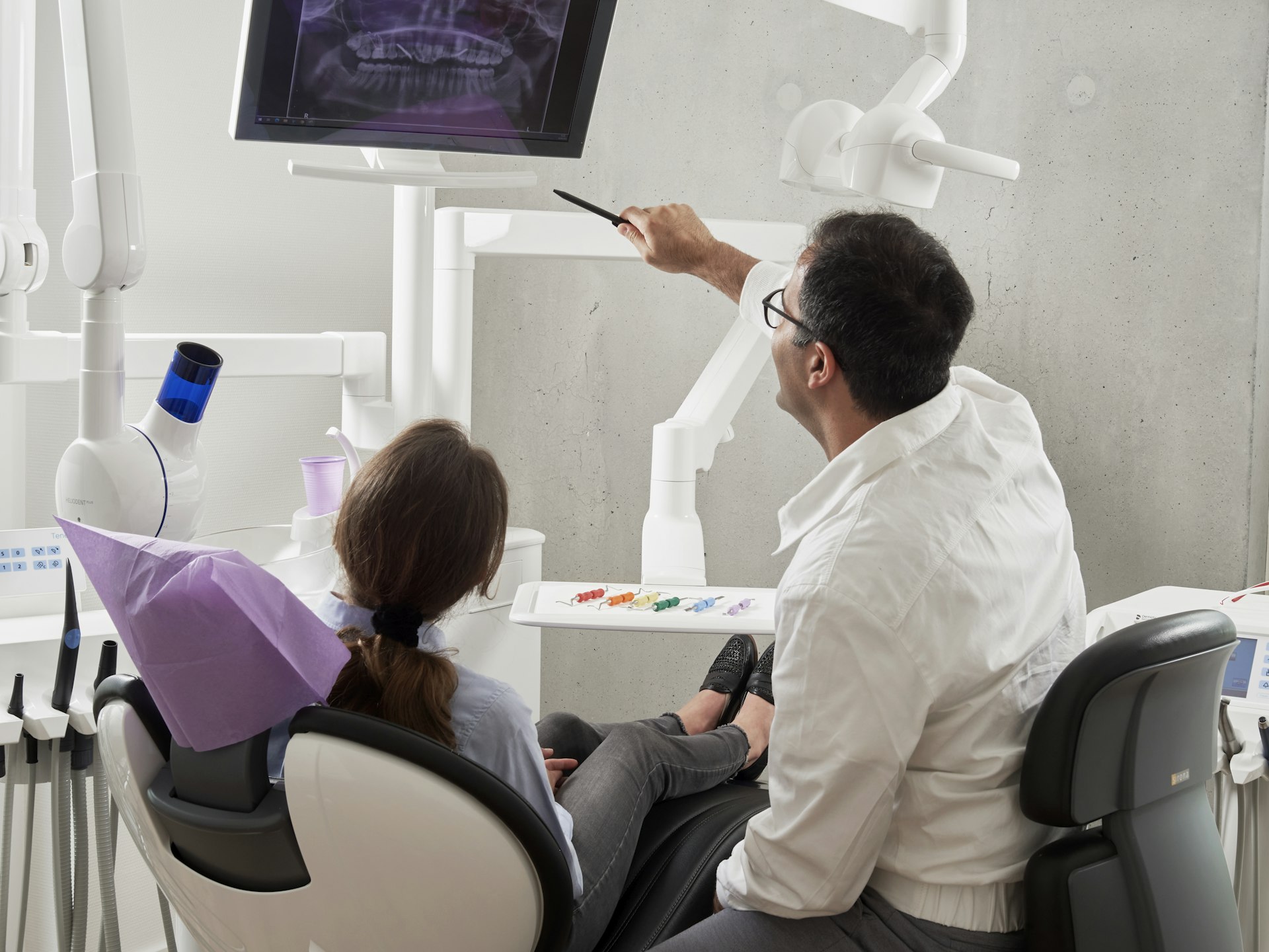 All-on-4 full arch dental implants technology for complete mouth restoration